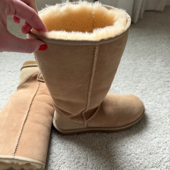 UGG Classic Tall Light Tan Boots Size 9 - New - Picture 8 of 10